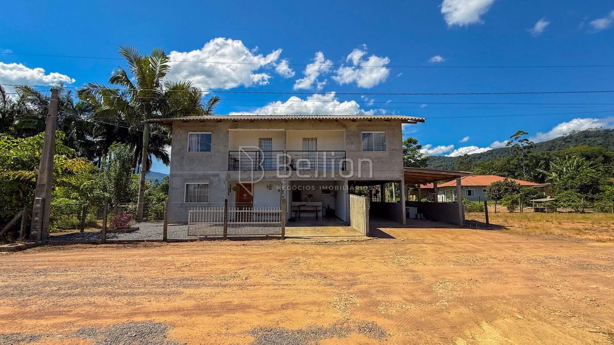 Sítio à venda no bairro Pomeranos em Rio dos Cedros/SC