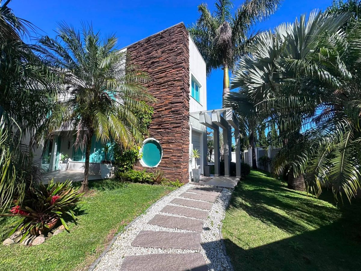 Casa de Alto Padrão com Jacuzzi e Espaço Gourmet | Jardim das Américas - Sobrado em Jardim das Américas, Curitiba - para locação - Prysi Gestão Imobiliária