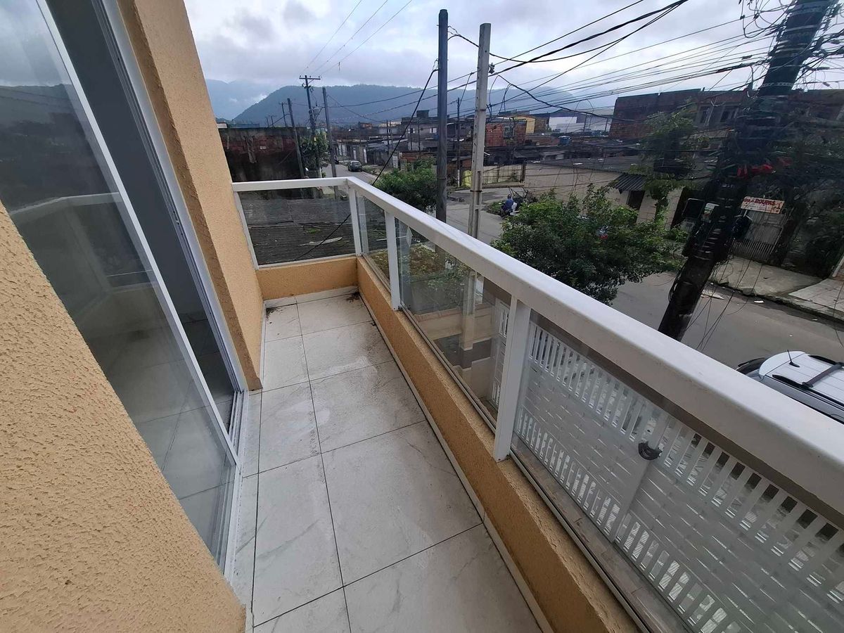 Casa de Condomínio com 2 quartos, Esmeralda - Praia Grande