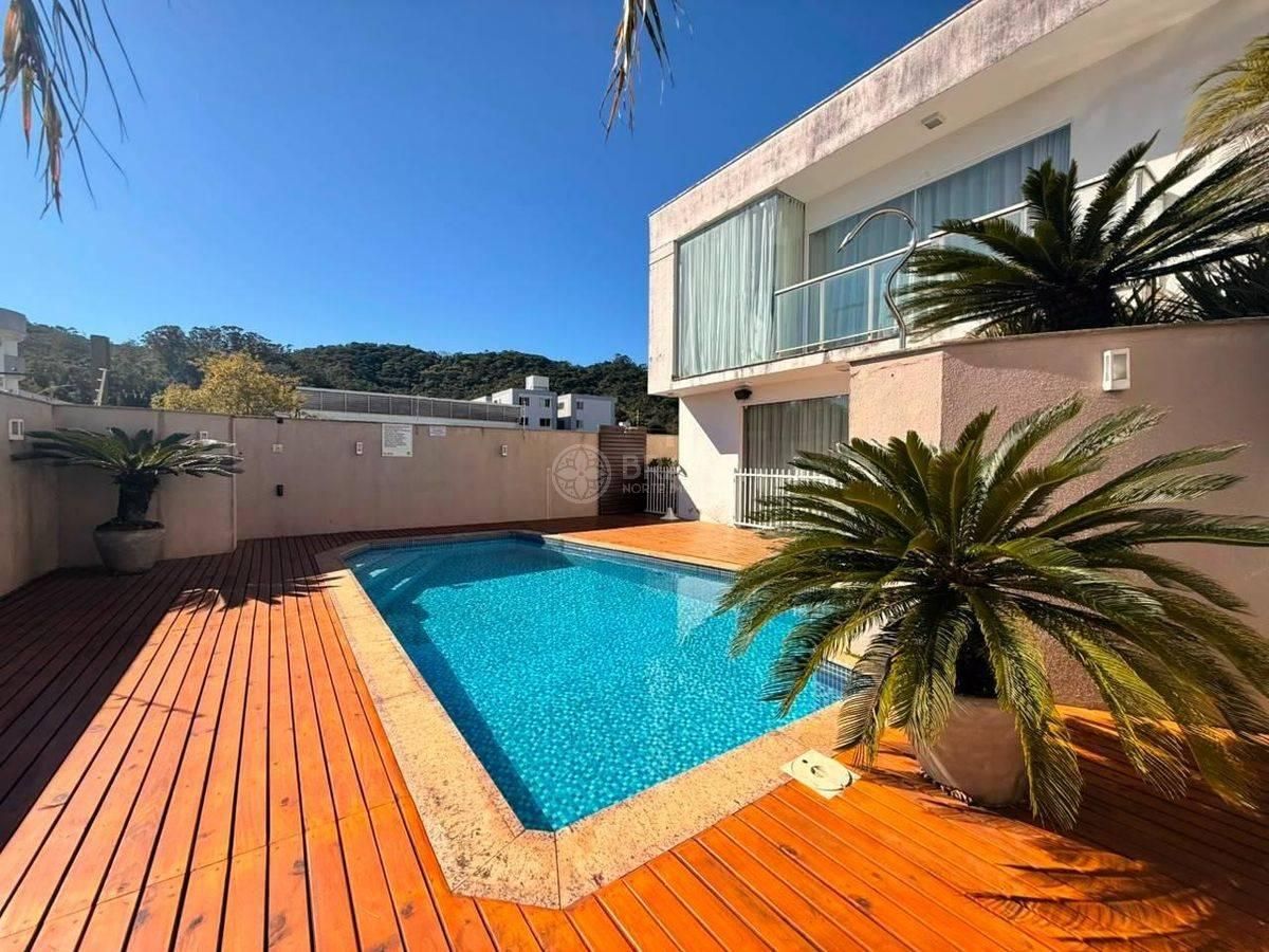 CASA TRIPLEX EM CONDOMINIO FECHADO - FAZENDA, ITAJAÍ