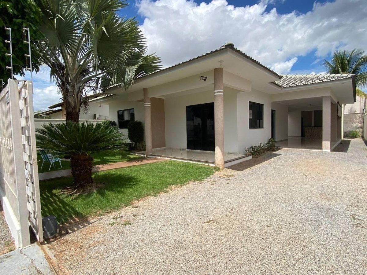 Casa com 2 quartos, 1 suíte