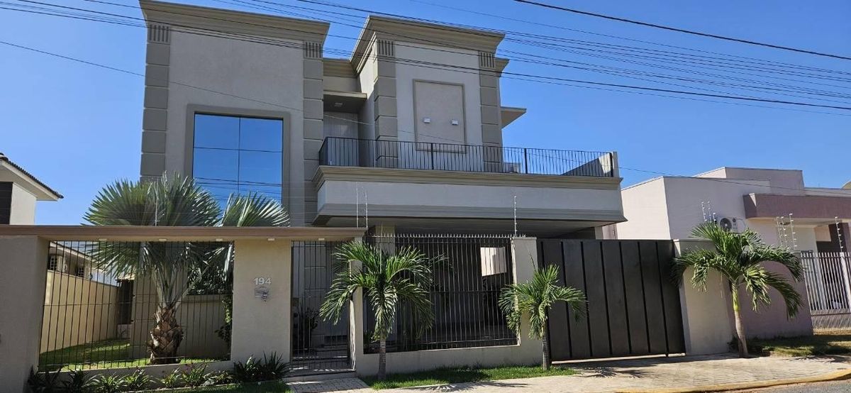 Casa com 4 quartos, 1 suíte