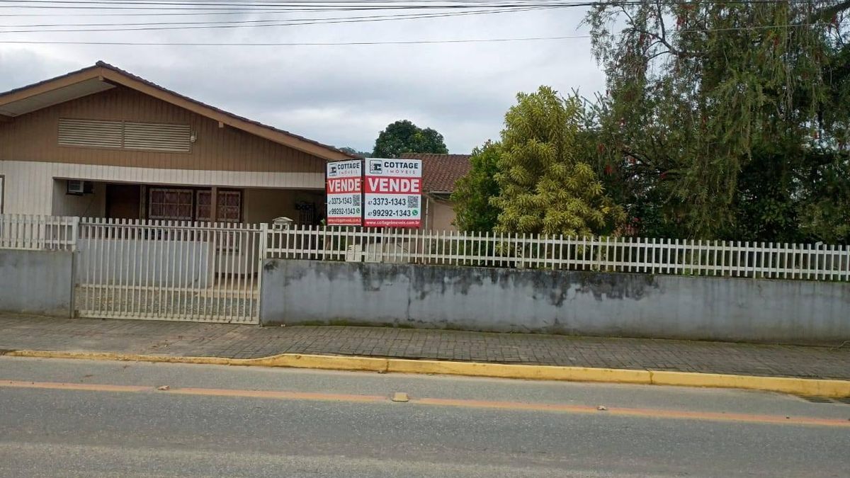 Terreno com 2.500 m²