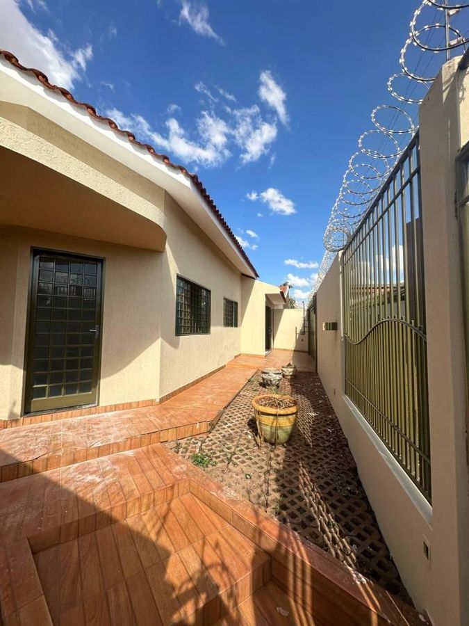 Foto 4 — Casa com 3 quartos, Setor Universitário - Rio Verde