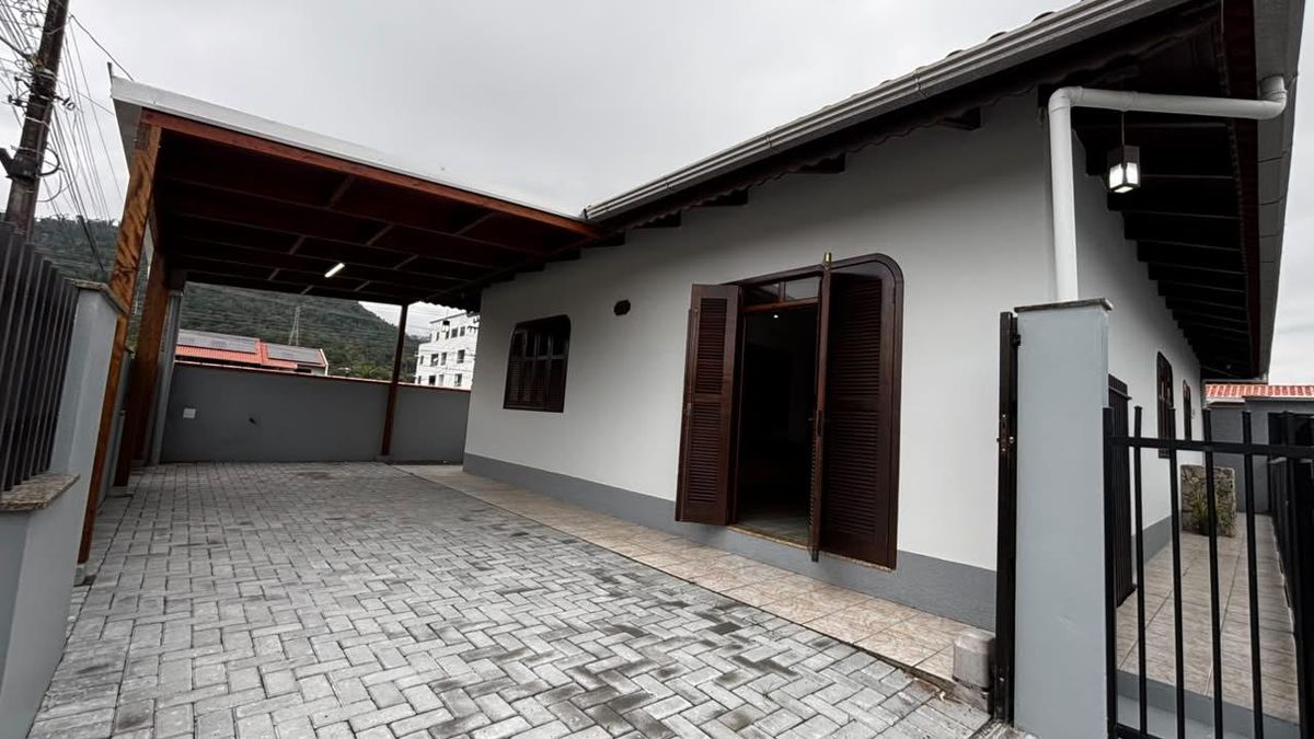 Casa com 3 quartos, Barra do Rio Cerro - Jaraguá do Sul - Casa em Barra do Rio Cerro, Jaraguá do Sul - para locação - Imobiliária Piermann