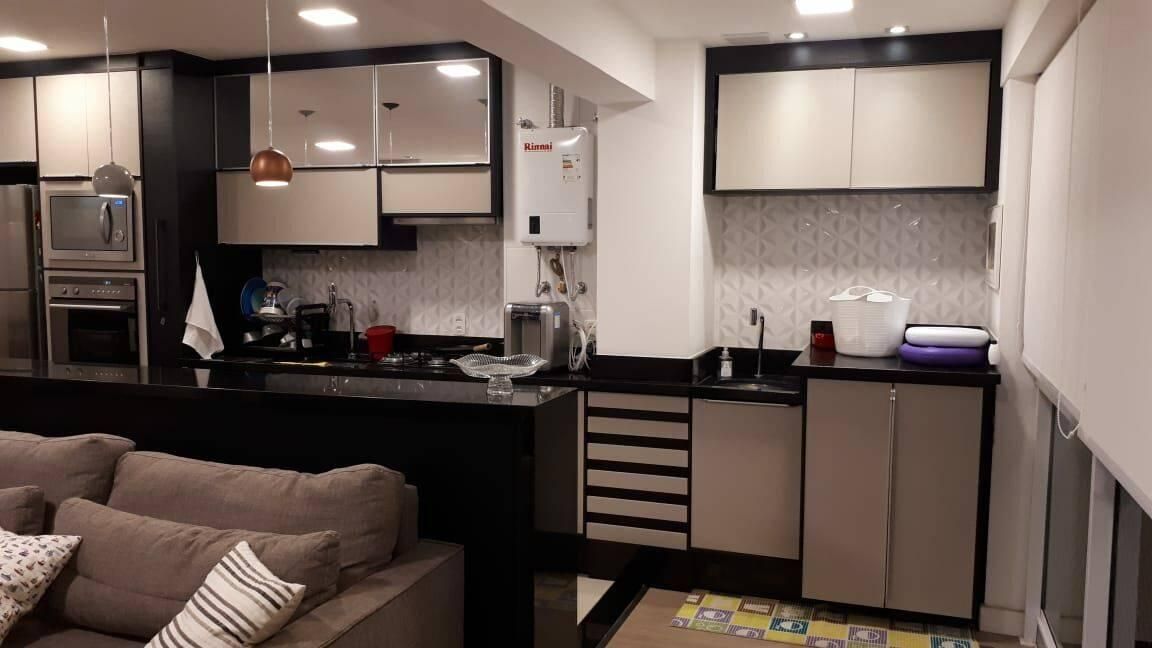 Apartamento 2 dormitórios decorado para-Venda-em-Gonzaga-Santos-SP