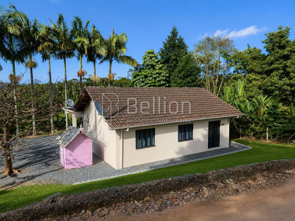 Casa com 3 Quartos e Terreno de 600 m² à Venda em Timbó