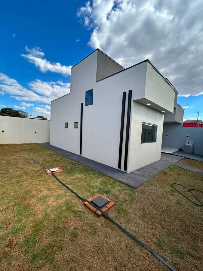 CASA À VENDA CAMINHO DO LAGO - Casa em Caminho do Lago, Caldas Novas - à venda - Brasília Imóveis Ltda