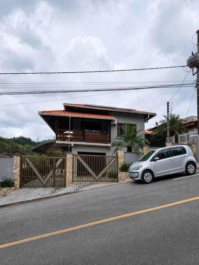 Casa Semimobiliiada Com 01 Suíte + 03 Quartos | Três Rios do Sul - Jaraguá do Sul - Casa em Estrada Nova, Jaraguá do Sul - à venda - Eskala Imóveis LTDA