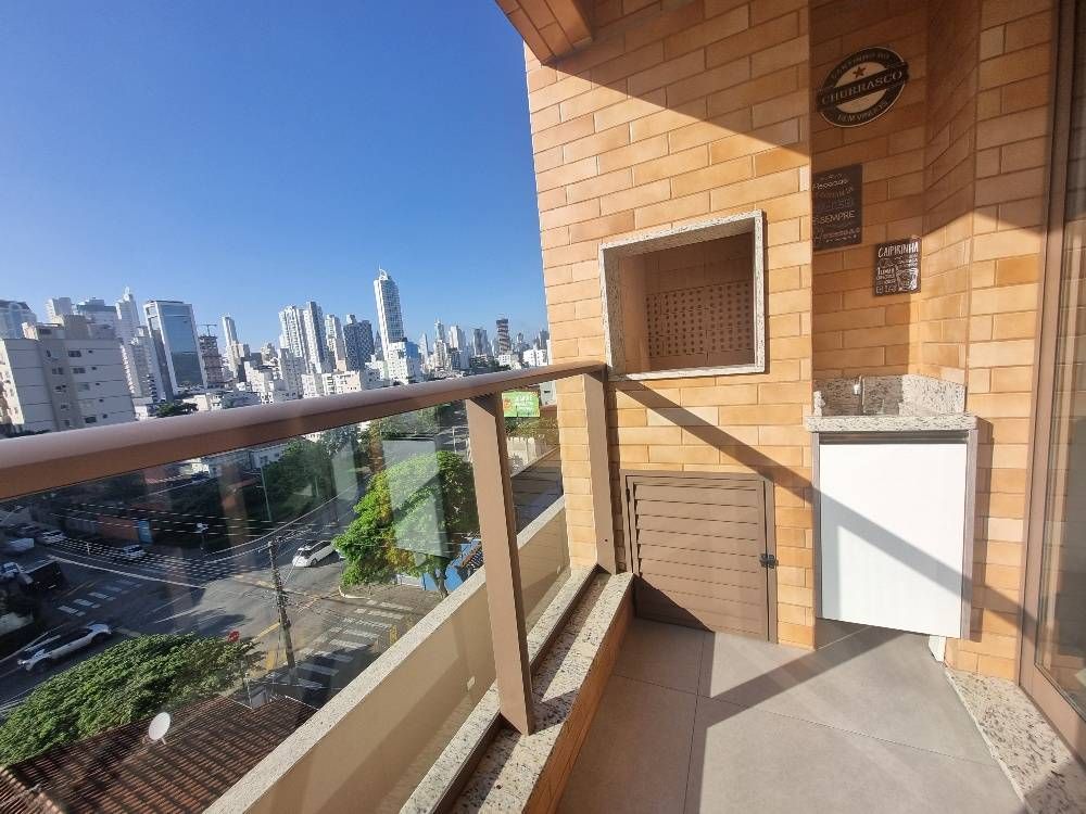 MAVERICKS - LOCAÇÃO ANUAL APARTAMENTO 2 DORMITÓRIOS, SENDO 1 SUÍTE, SEMIMOBILIADO COM VAGA PRIVATIVA NO BAIRRO NAÇÕES EM BALNEÁRIO CAMBORIÚ - Apartamento em Nações, Balneário Camboriú - para locação - CRISTINA DA SPEROTTO IMOBILIÁRIA LTDA