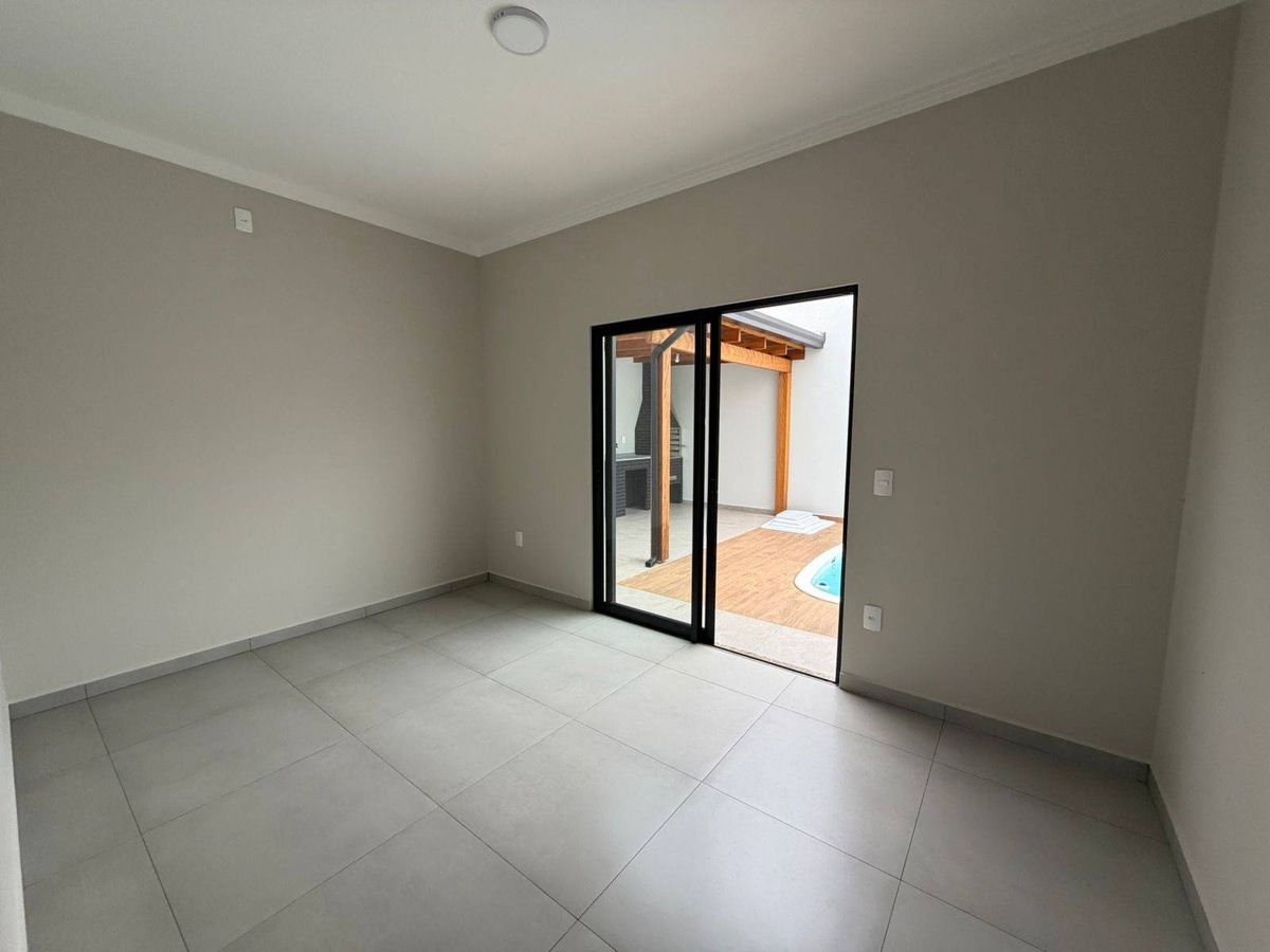 Casa à Venda com 3 quartos, no bairro Nova Barra Velha - Barra Velha Cód. 2768