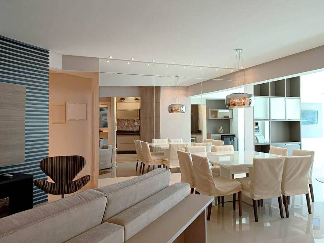Apartamento mobiliado com 03 suítes à venda na quadra do mar em Balneário Camboriú - Apartamento em Centro, Balneário Camboriú - à venda - Desc Imóveis