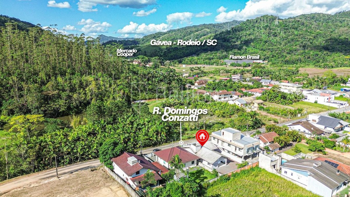 Casa com suíte no centro de Rodeio