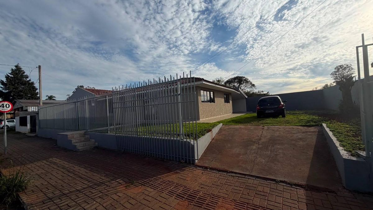 CASA PARA LOCAÇÃO CENTRO - Casa em Centro, São Mateus do Sul - para locação - Salvielli Cordeiro Corretora de Imóveis