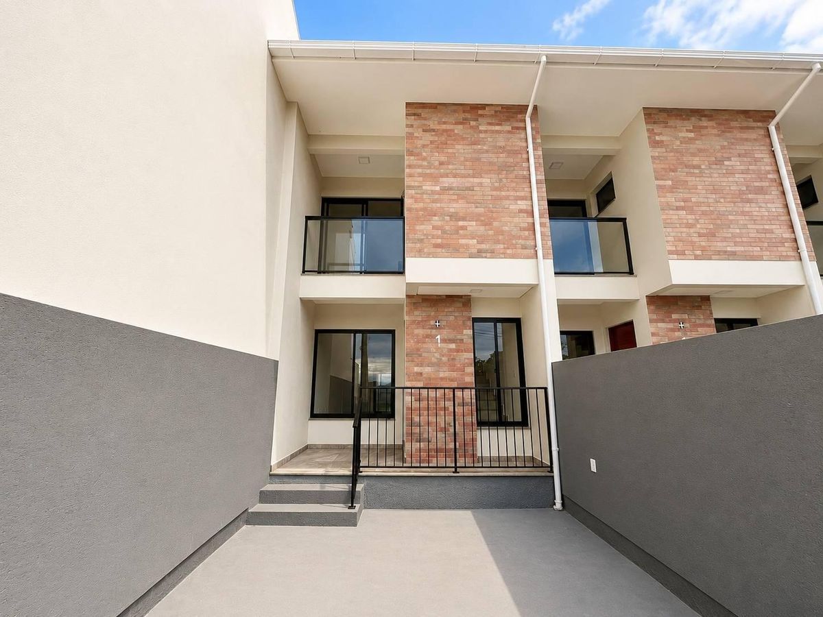 Residencial › Sobrado - Venda - 114,00 (M²) de Área Total - 109,00 (M²) de Área Privativa - R$:490.000,00 - Serraria - São José - SC - Sobrado em Serraria, São José - à venda - 500 NEGOCIOS IMOBILIARIOS EIRELI