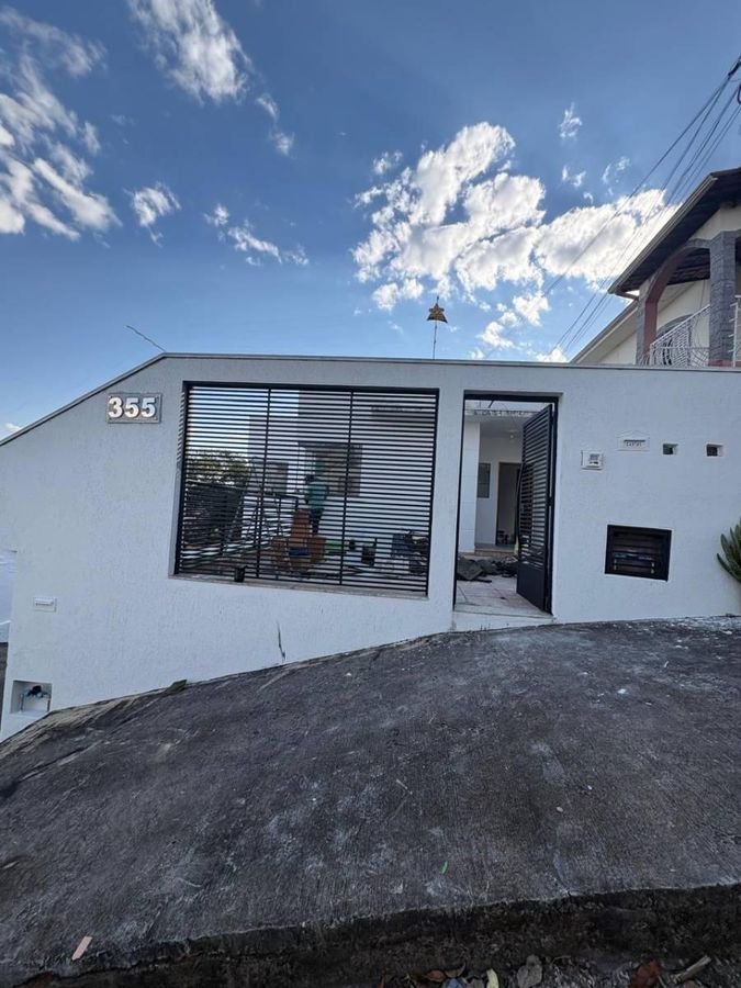 🏠, Residencial › Casa, Aluguel, 5.500,00, Colina de Santa Bárbara, Pouso Alegre - MG, com 4 quartos, 1 suíte, 2 banheiros, 2942 - Casa em Colina de Santa Bárbara, Pouso Alegre - para locação - IMOBILIÁRIA VLT IMÓVEIS LTDA