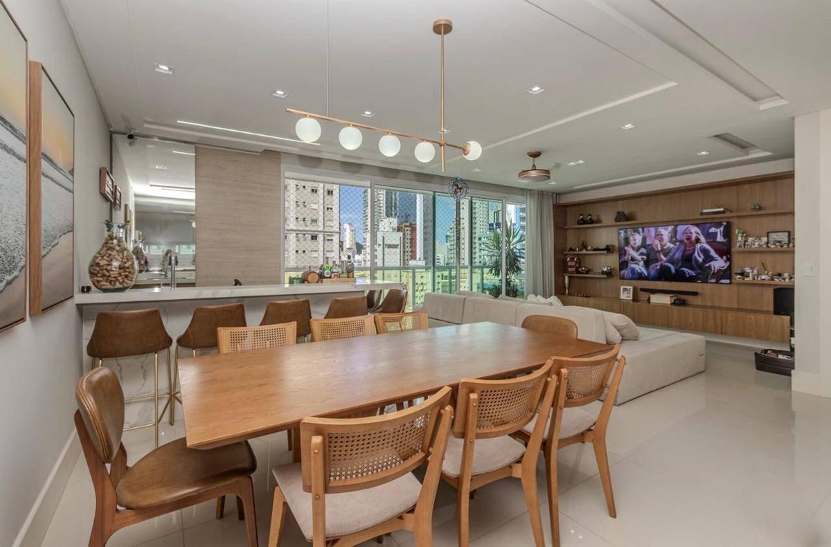 Apartamento à venda MOBILIADO no Ville Del Acqua com 4 quartos no Centro em Balneário Camboriú - Apartamento em Centro, Balneário Camboriú - à venda - WOW Imobiliária Ltda