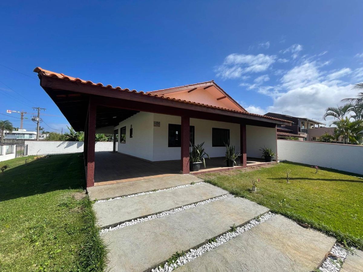 Casa Com 155,53m², Á 350 Metros da praia! - Casa em Barra do Sai, Itapoá - à venda - Imobiliaria Patricia Claudino
