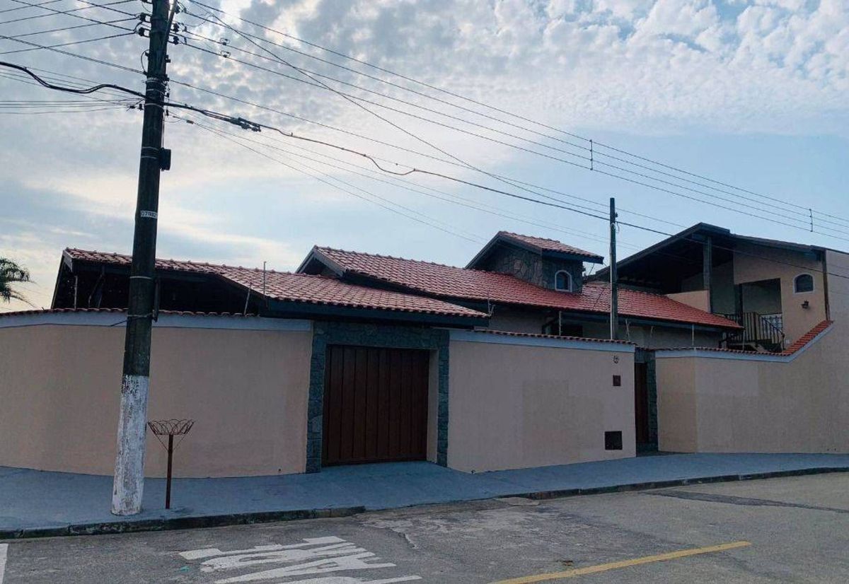 Casa com 3 quartos à Venda, Bela Vista - Pindamonhangaba - Casa em Bela Vista, Pindamonhangaba - à venda - EDSON DERRICO IMOVEIS LTDA