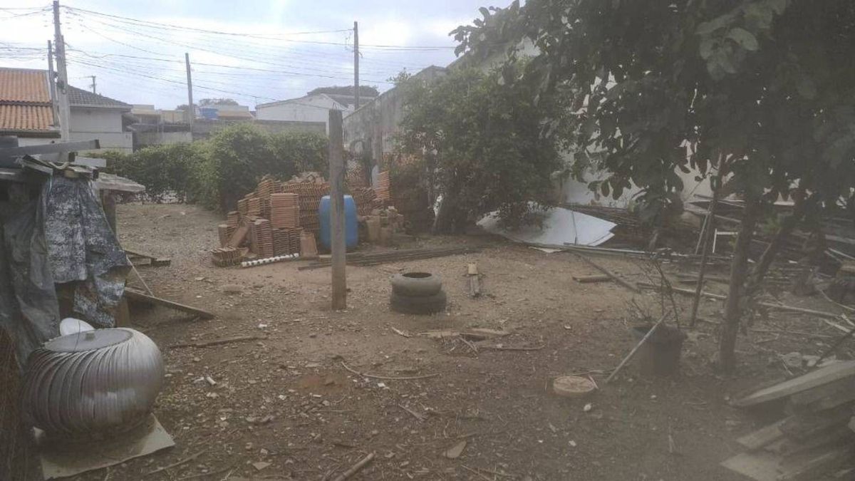 Lote/Terreno à Venda, Conjunto Residencial Araretama - Pindamonhangaba - Lote/Terreno em Conjunto Residencial Araretama, Pindamonhangaba - à venda - EDSON DERRICO IMOVEIS LTDA