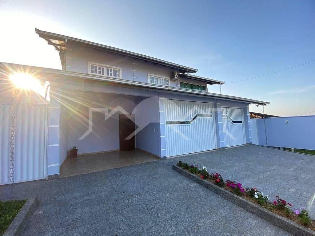 Casa Averbada Semi Mobiliada Piscina Guanabara - Casa averbada em Guanabara, Joinville - à venda - IMOBILIARIA BORBA