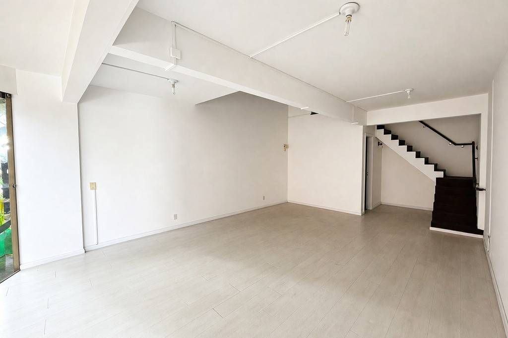 SALA COMERCIAL COM MEZANINO NO CENTRO DE JOINVILLE / SC - Salas Comerciais - para locação - IMOBILIARIA BORBA