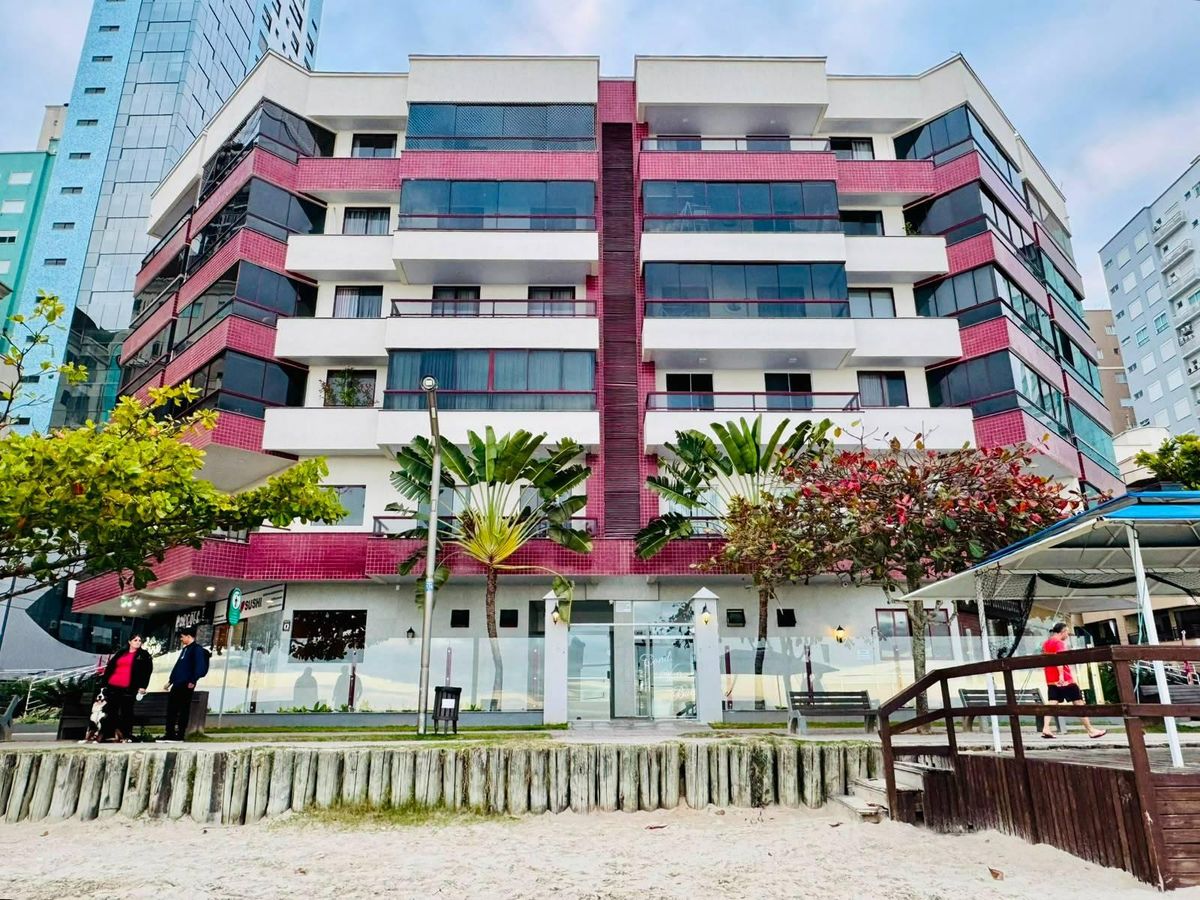 3 dormitórios pé na areia Meia Praia Itapema/SC - Apartamento em Meia Praia, Itapema - para temporada - Portal Imóveis Itapema