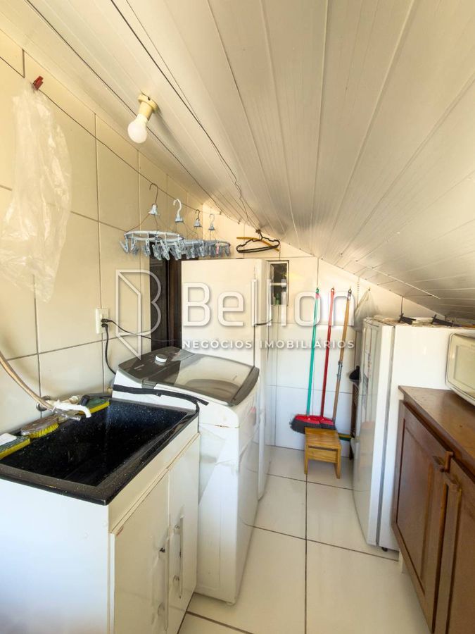 Duas casas em um único terreno: uma excelente oportunidade para morar, investir ou gerar renda!