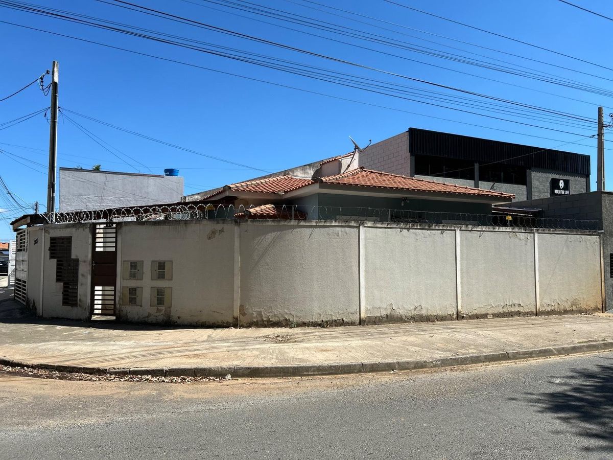 Casa térrea de esquina - Casa em Jardim das Azaléias, Sorocaba - à venda - Santa Lurdes Negócios Imobiliário LTDA