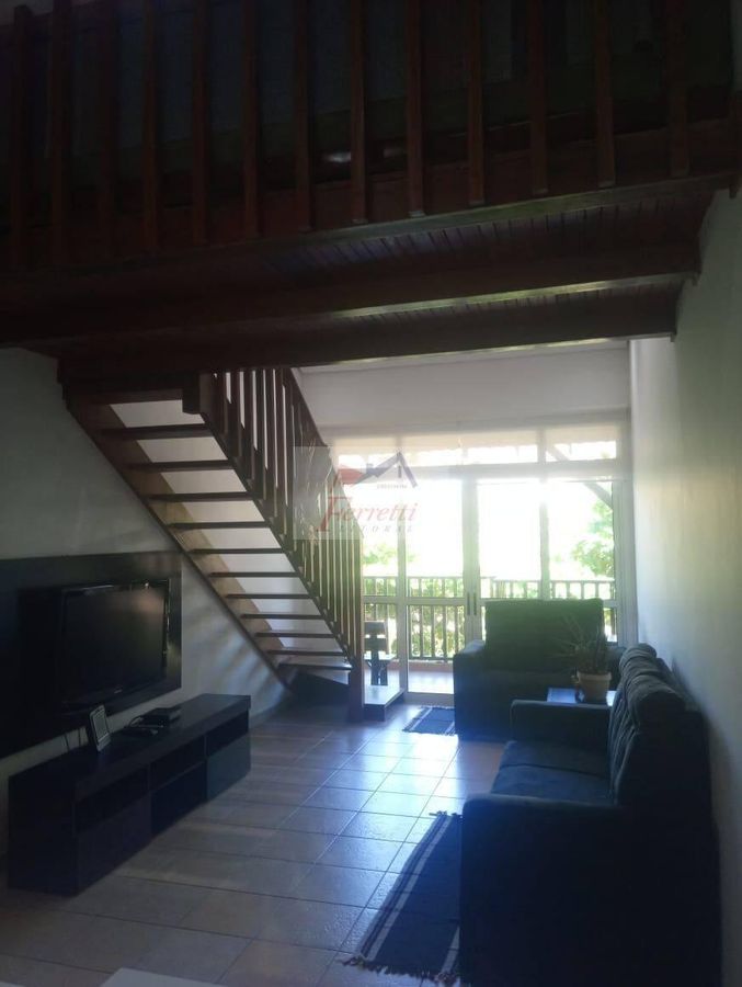 Apartamento com 3 dormitórios  pé na areia à venda em Guarujá/SP