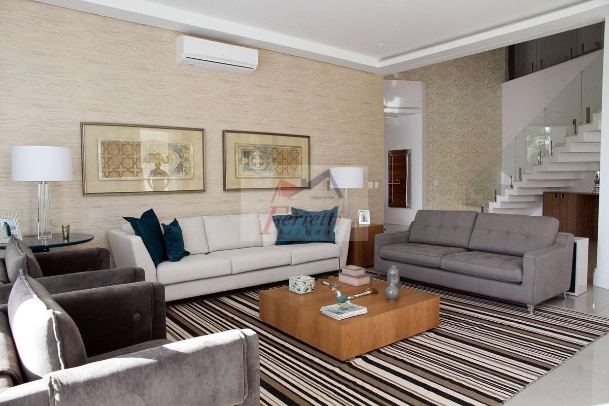 Mansão com 6 suítes finamente decorada e climatizada em Jardim Acapulco