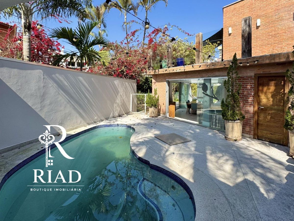 Casa em Condomínio no Cidade Jardim | 283m², 3 Suítes, Piscina e 4 Vagas - Casa de Condomínio em Cidade Jardim, São Paulo - à venda e para locação - RIAD BOUTIQUE IMOBILIÁRIA LTDA