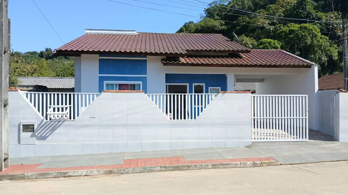 Casa Semimobiliada Com 01 Suíte + 02 Dormitórios | Santo Antônio - Jaraguá do Sul - Casa em Santo Antônio, Jaraguá do Sul - à venda - Eskala Imóveis LTDA