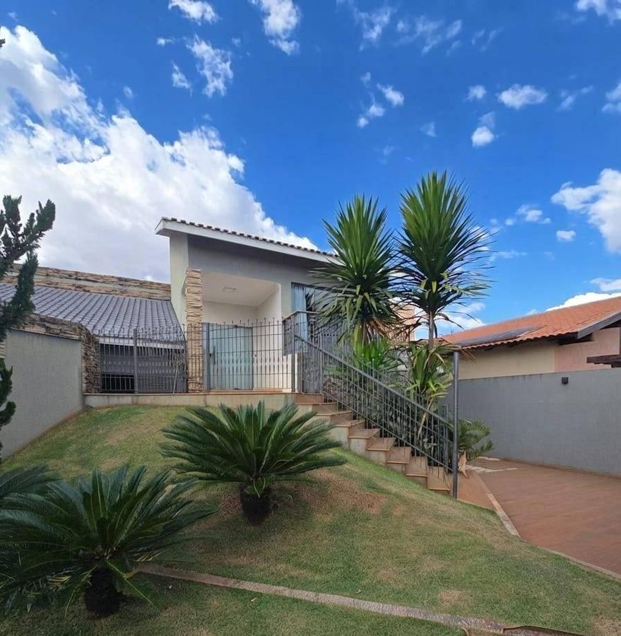 Casa com 5 quartos, Centro - São Gabriel do Oeste - Casa em Centro, São Gabriel do Oeste - à venda - Bovicenter Negócios Imobiliários LTDA