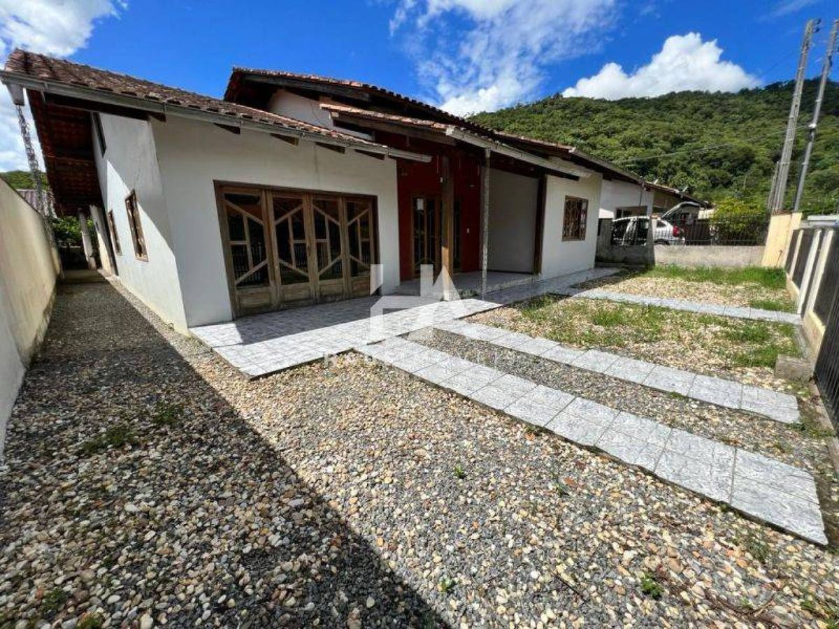 CASA RESIDENCIAL NA ILHA DA FIGUEIRA Ref 3327 - Casa em Ilha da Figueira, Jaraguá do Sul - para locação - HAUS IMÓVEIS LTDA