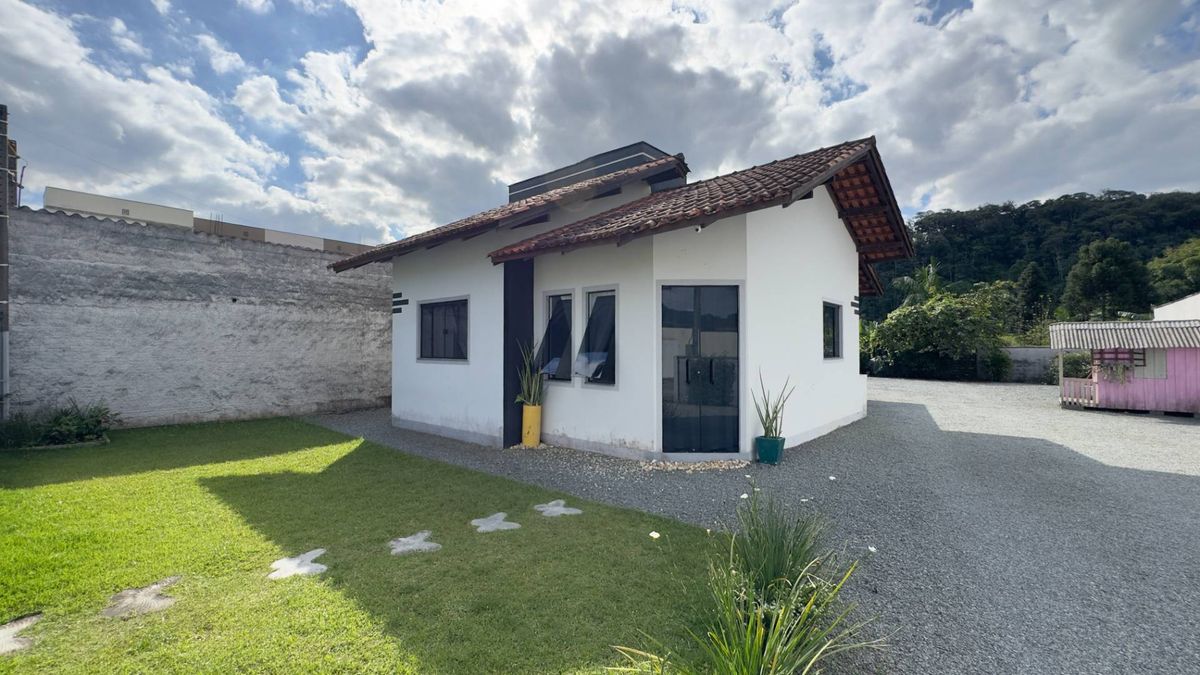 Casa Semimobiliada Com 02 Quartos | Jaragua 99 - Jaraguá Do Sul - Casa em Barra do Rio Cerro, Jaraguá do Sul - à venda - Eskala Imóveis LTDA
