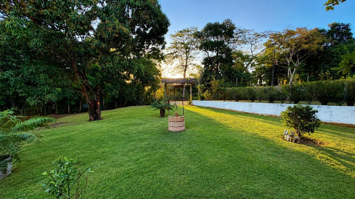Chácara com 13.000 m² e Piscina à Venda em Amarelos – Guarapari