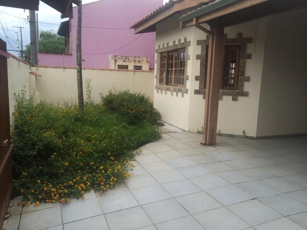 Casa com 3 quartos para Locação, Residencial Campo Belo - Pindamonhangaba - Casa em Residencial Campo Belo, Pindamonhangaba - para locação - EDSON DERRICO IMOVEIS LTDA