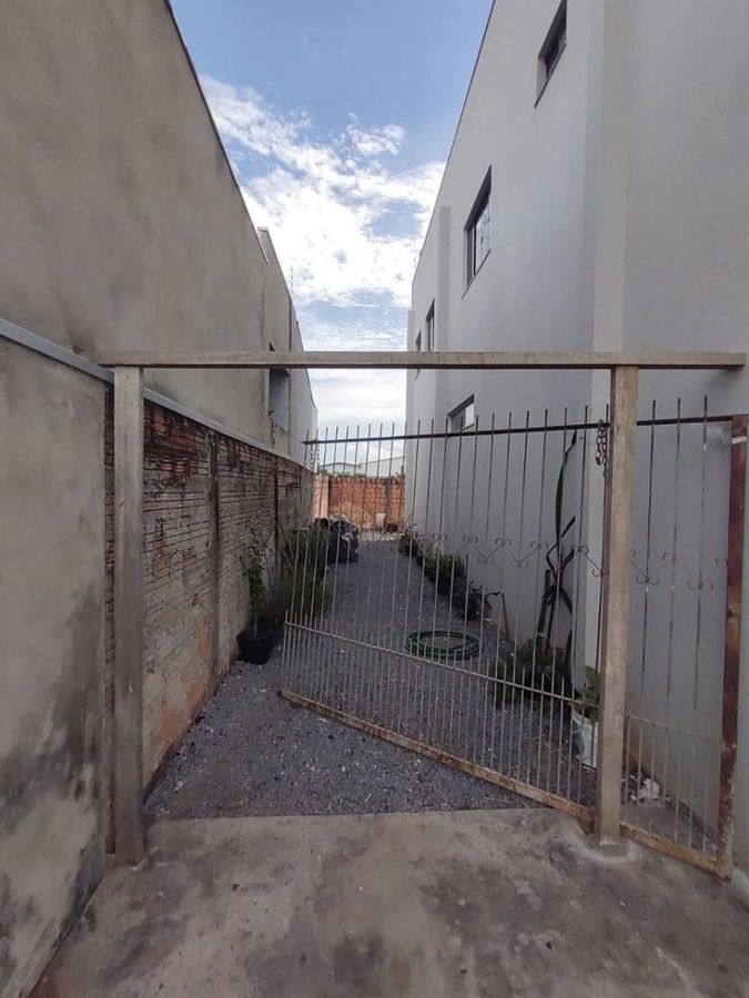 Sobrado com 3 quartos, 1 suíte