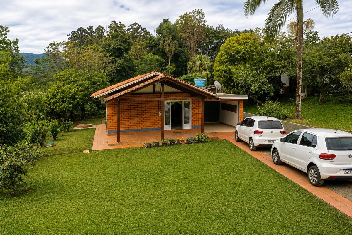 Casa de Alvenaria - Venda - 02 dormitórios - 129m2 - Estrada Navegantes - Rio do Sul