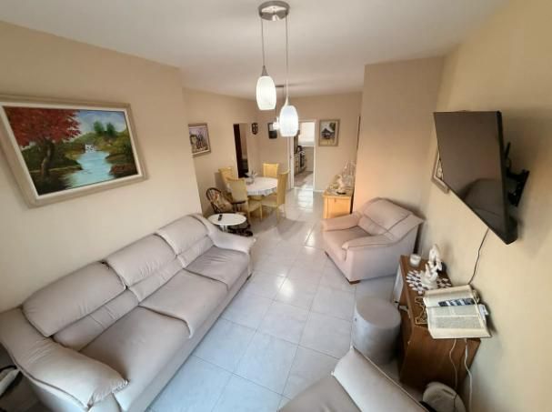 Apartamento a venda com 3 dormitórios (1 suíte), 122m² de área total e MOBILADO, no bairro Balneário do Estreito