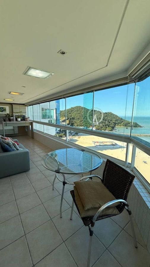 Apartamento Frente Mar com 3 dormitórios à Venda no Torre Atlântica em Balneário Camboriú - Apartamento em Centro, Balneário Camboriú - à venda - WOW Imobiliária Ltda