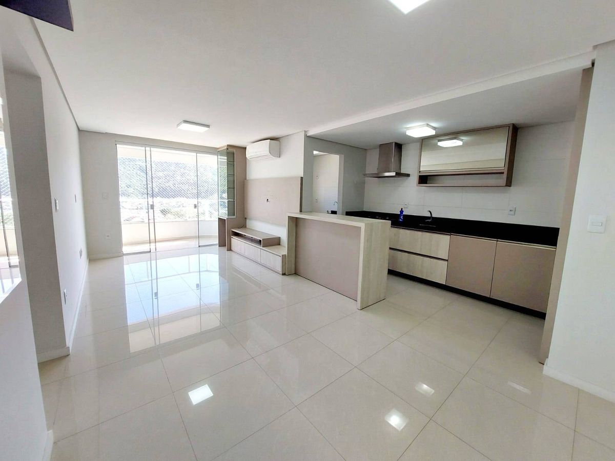 Apartamento semimobiliado para locação, 2 quartos (sendo 1 suíte), 1 vaga, Edifício Residencial Lago Di Garda, Bairro Fazenda, Itajaí-SC - Apartamento em Fazenda, Itajaí - para locação - I3 CORRETORES ASSOCIADOS S/S