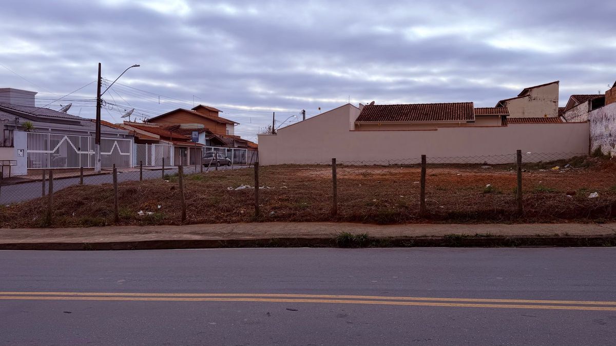 🏪, Residencial e Comercial, Venda , 1.050.000,00 , Recanto dos Fernandes, Pouso Alegre - MG, 2936 - Residencial e Comercial em Recanto dos Fernandes, Pouso Alegre - à venda - IMOBILIÁRIA VLT IMÓVEIS LTDA