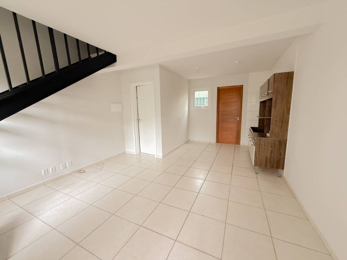 Sobrado com 3 quartos à Venda, Centro - Portão