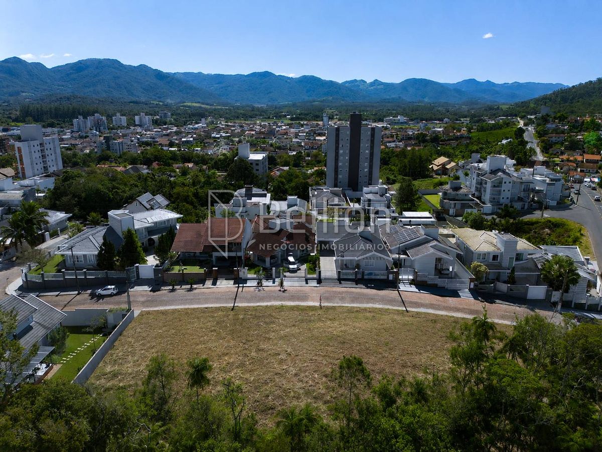 Terreno de 450 m² à Venda Próximo ao Centro de Timbó