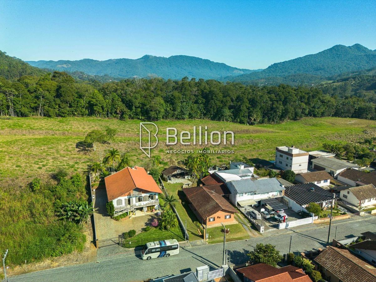 Casa à Venda em Padre Martinho Stein, Timbó 3 Quartos, Suíte e Amplo Terreno de 790 m²
