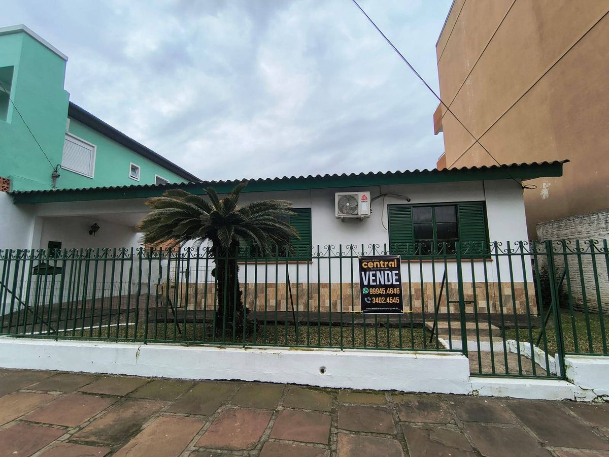 Casa com 3 Dormitórios em Ótima Localização