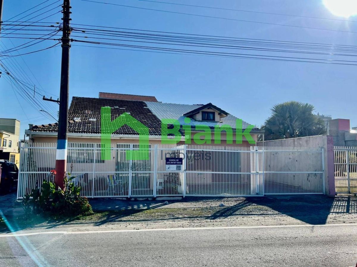 2 Casas no mesmo terreno Frente Mar - Casa em Centro, Navegantes - à venda - Biank Imóveis