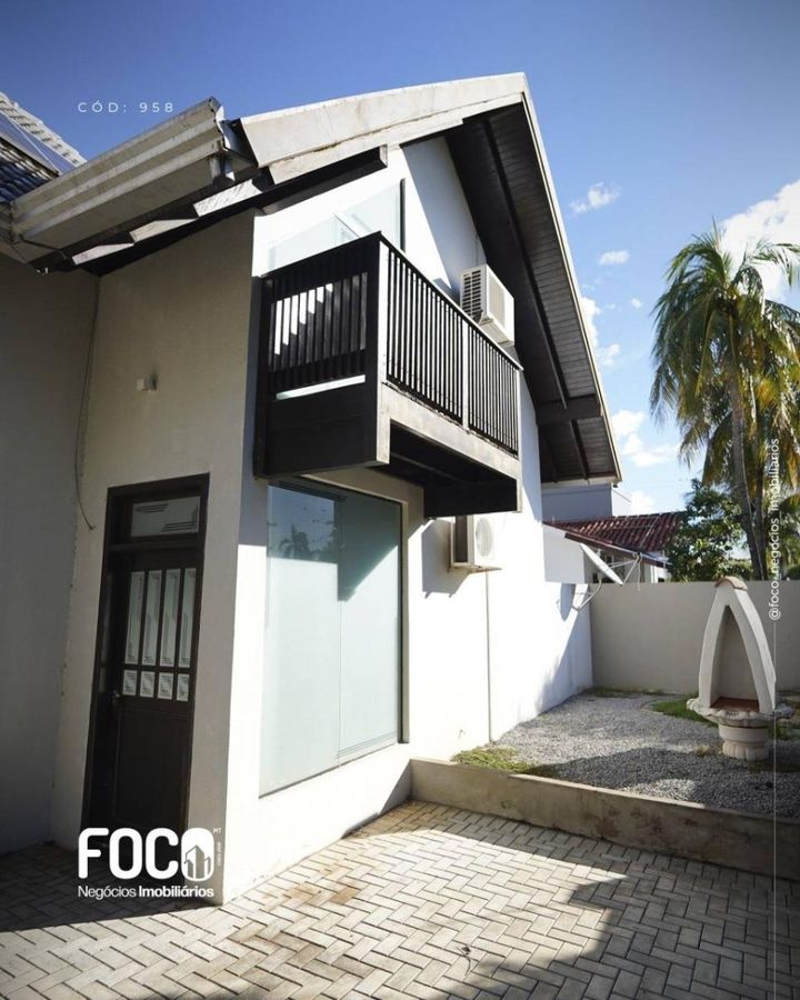 Casa com 4 quartos, 1 suíte
